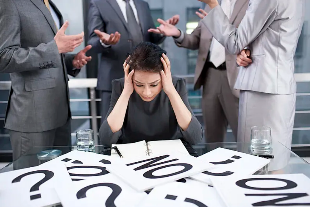 管理复杂，职责不清跨部门协调困难